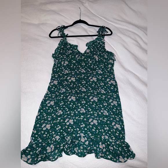 Green Floral Mini Dress - Picture 4 of 6
